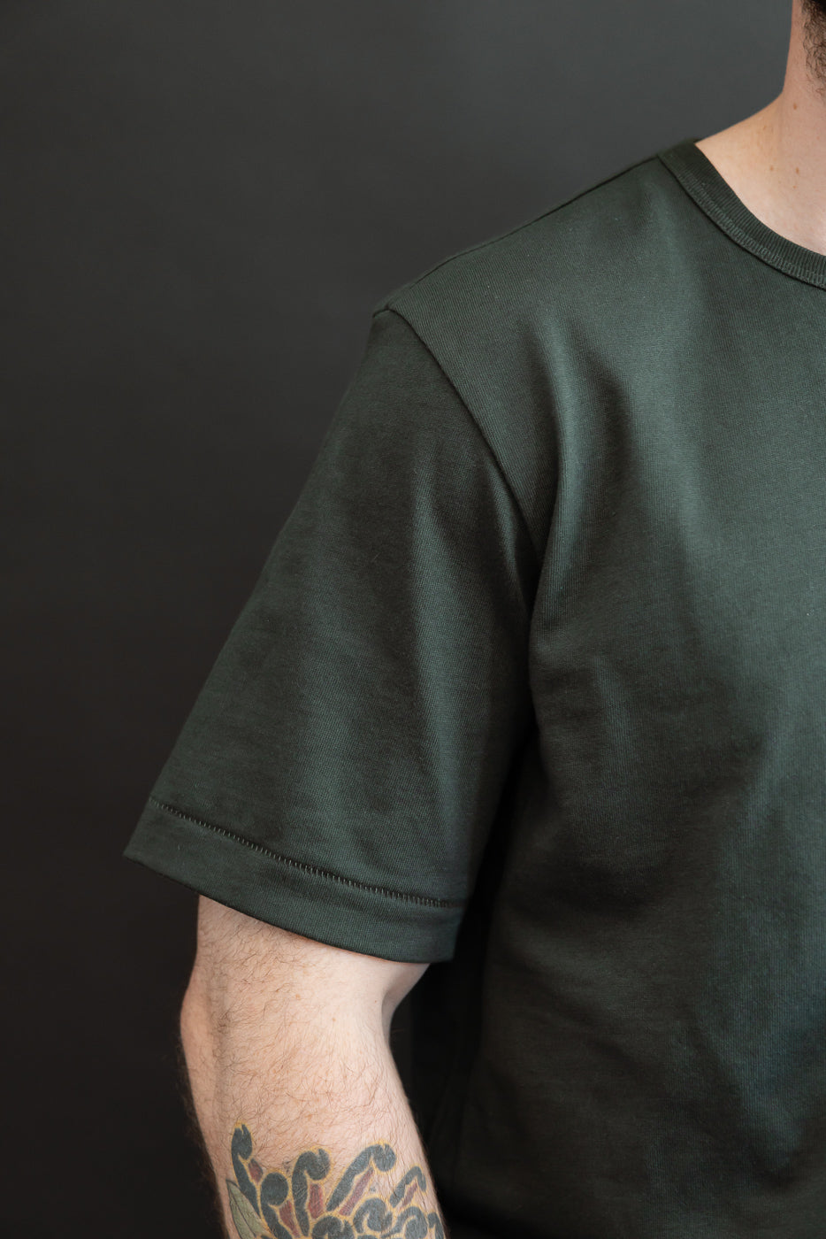 Close-up of a male model (5'9