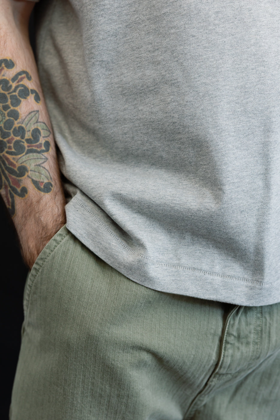 Close-up of a male model (5'9