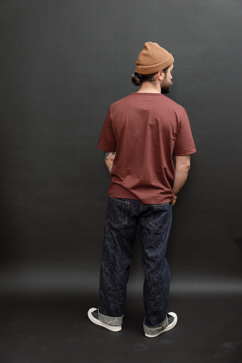 Back view, full body of a male model, 5'9