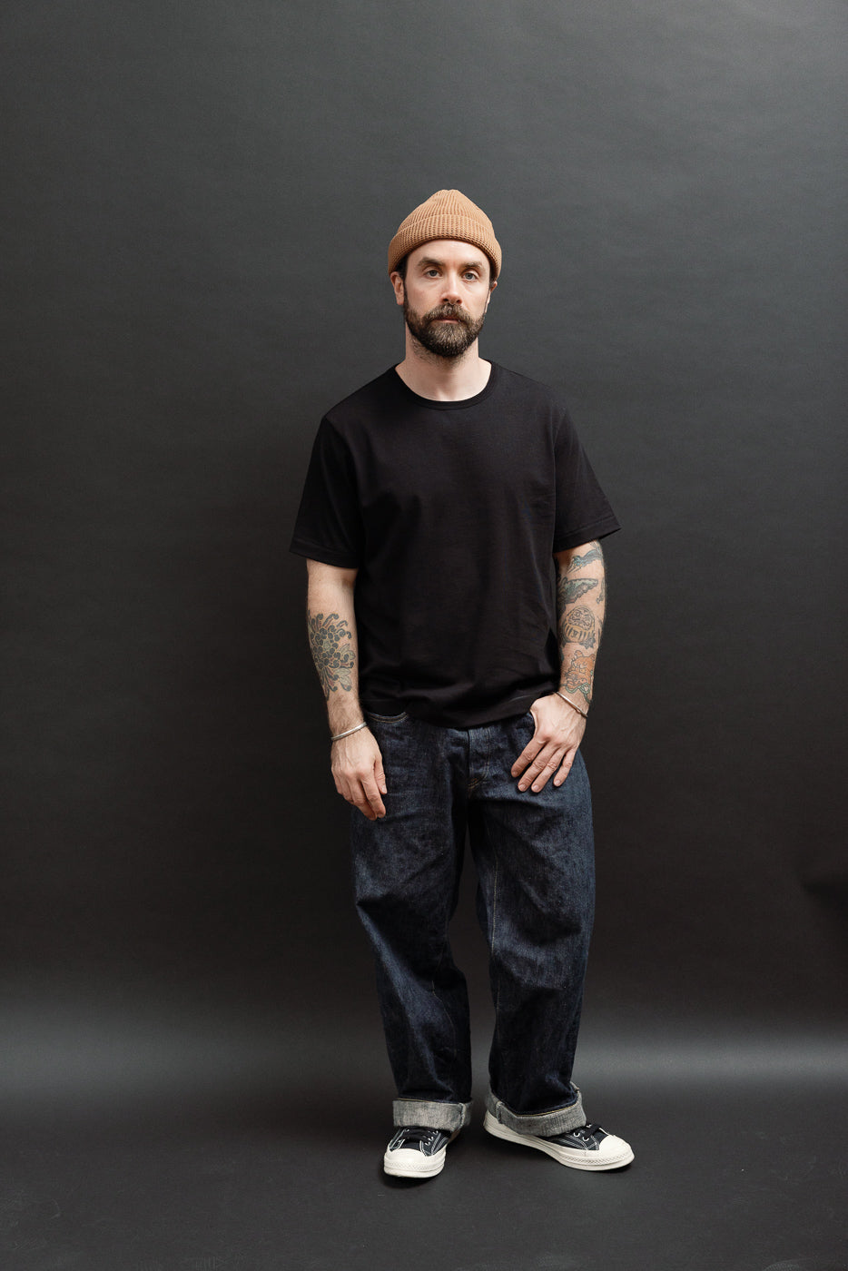 Full body front view of a 5'9