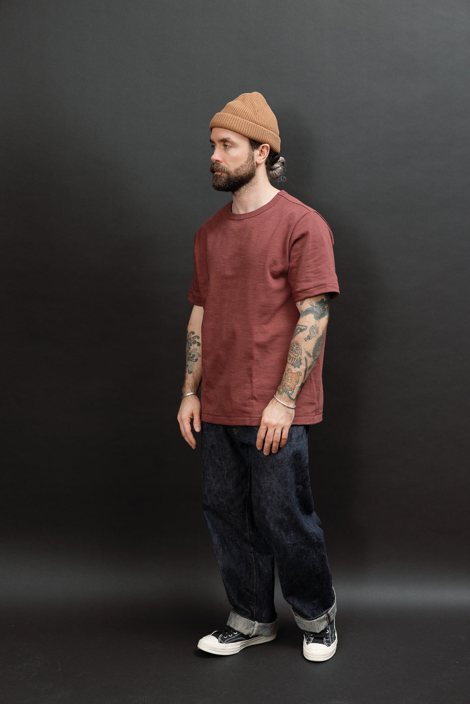 Full body front view of a male model, 5'9