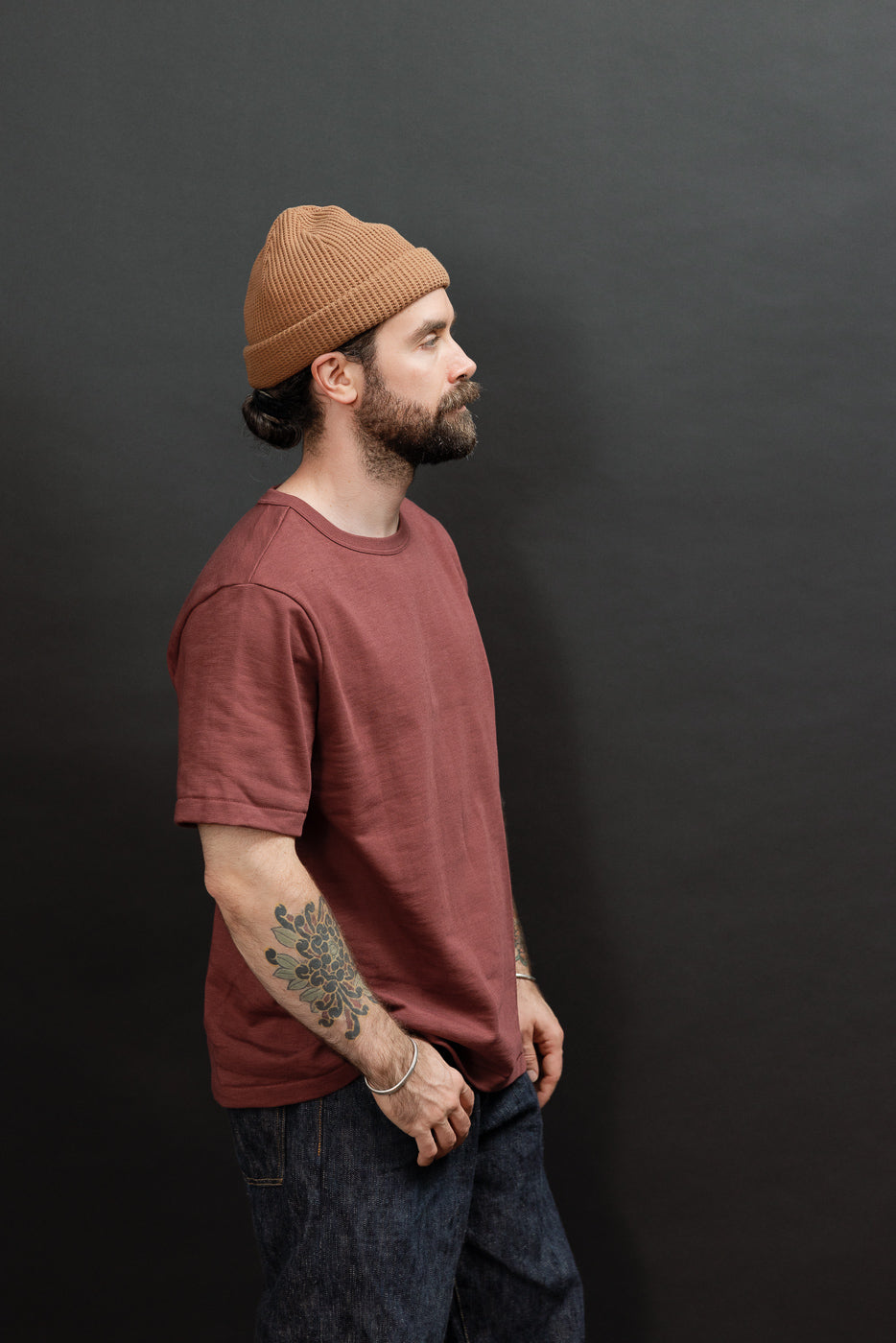Side view, full body of a 5'9