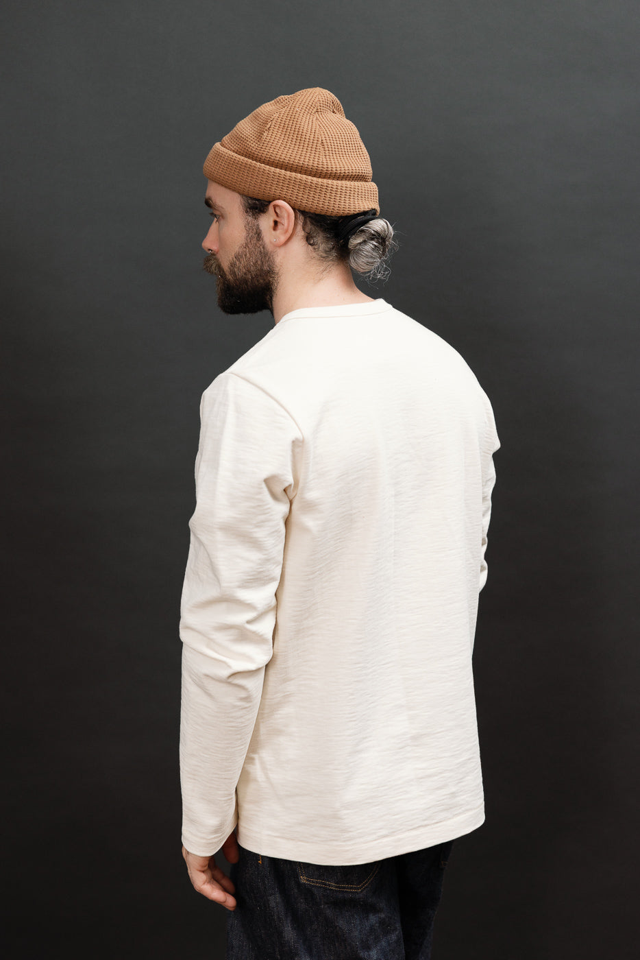 Back view of male model, 5'9