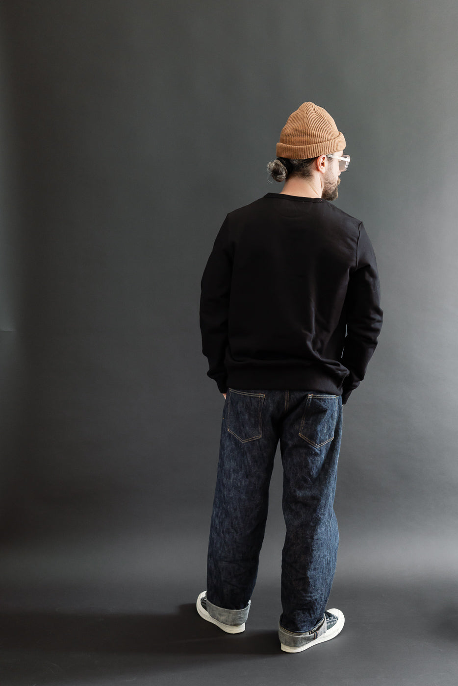Back view, full body of a male model, 5'9