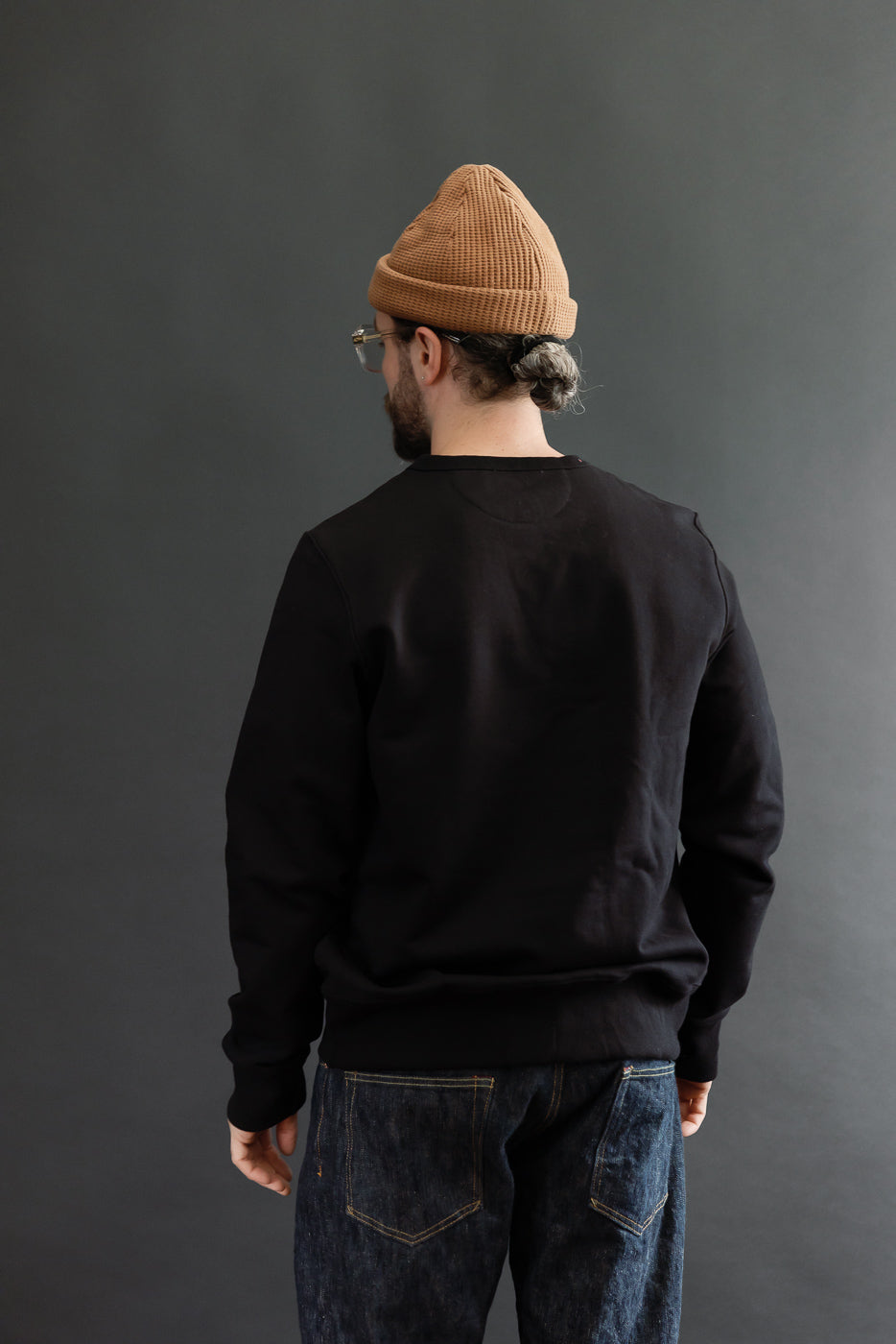 Back view of male model, 5'9