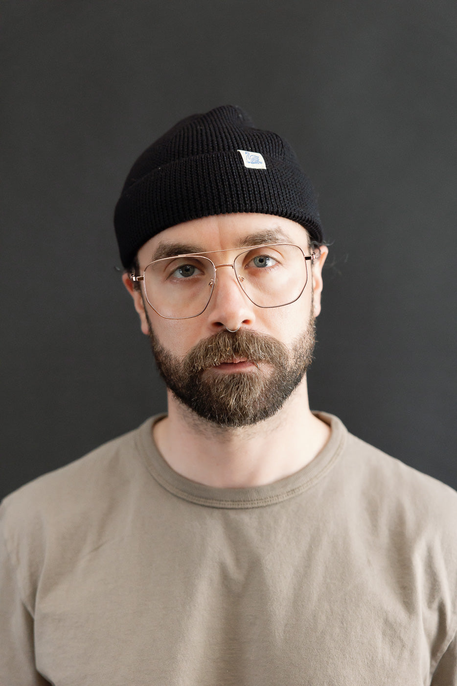 Close-up front view of male model 5'9