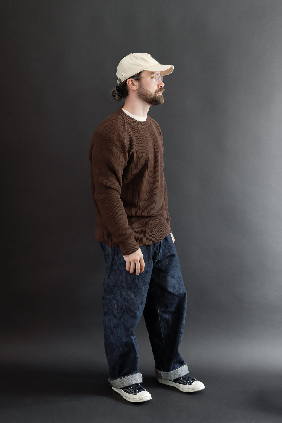 Full body profile of a 5'9
