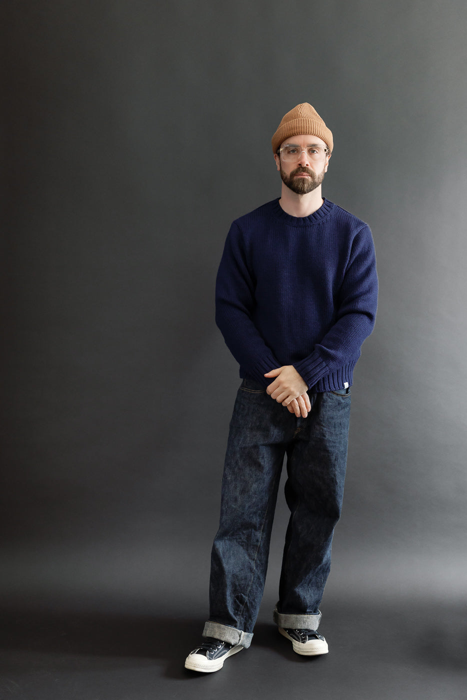 Full body front view of a male model (5'9
