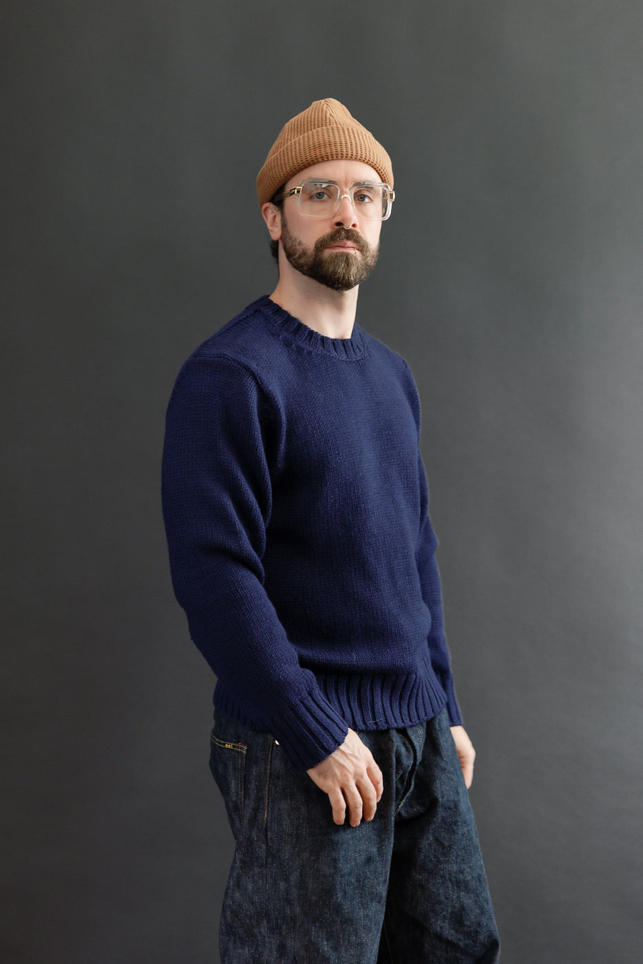 Full body front view: male model, 5'9