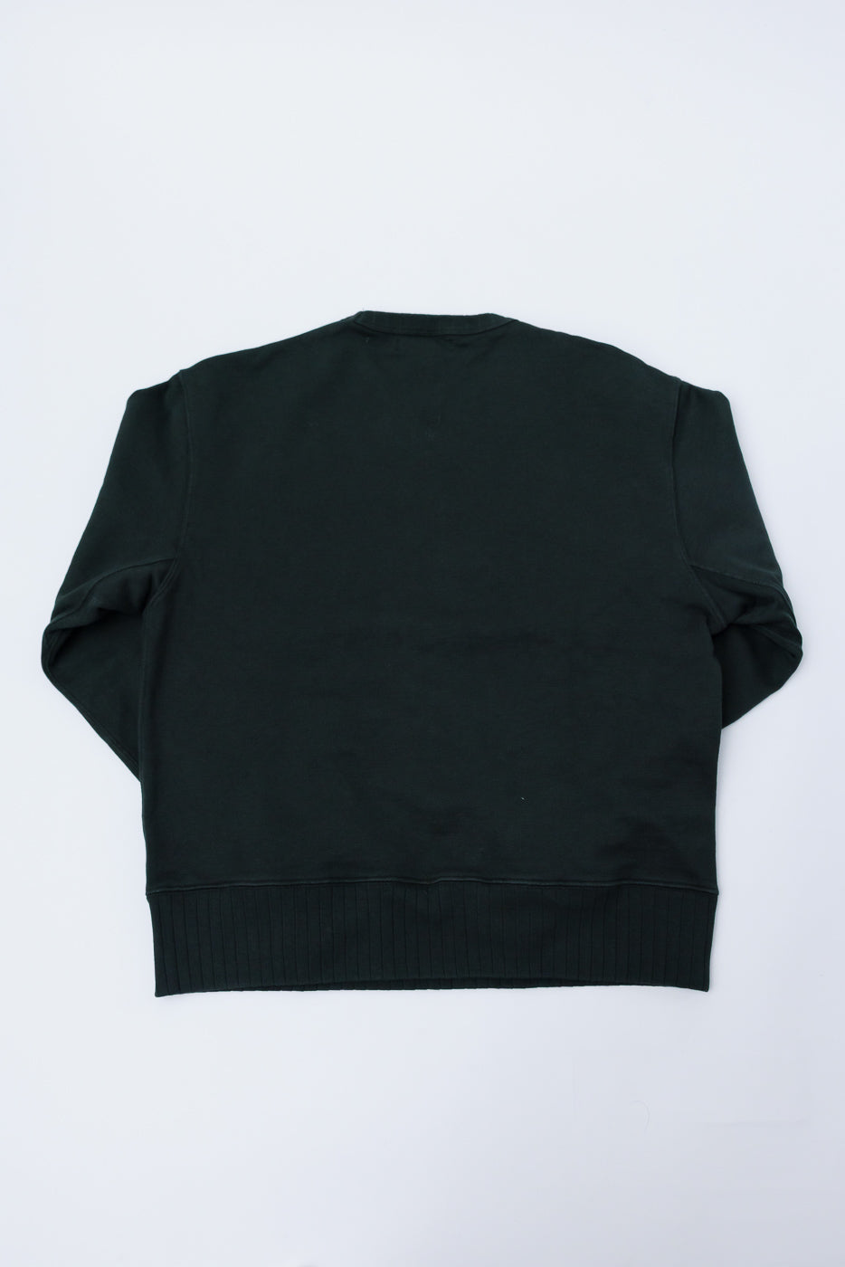 Flat lay, back view of Merz b. Schwanen heavyweight forest green fleece cotton sweatshirt, ribbed hem, Dant Indianapolis