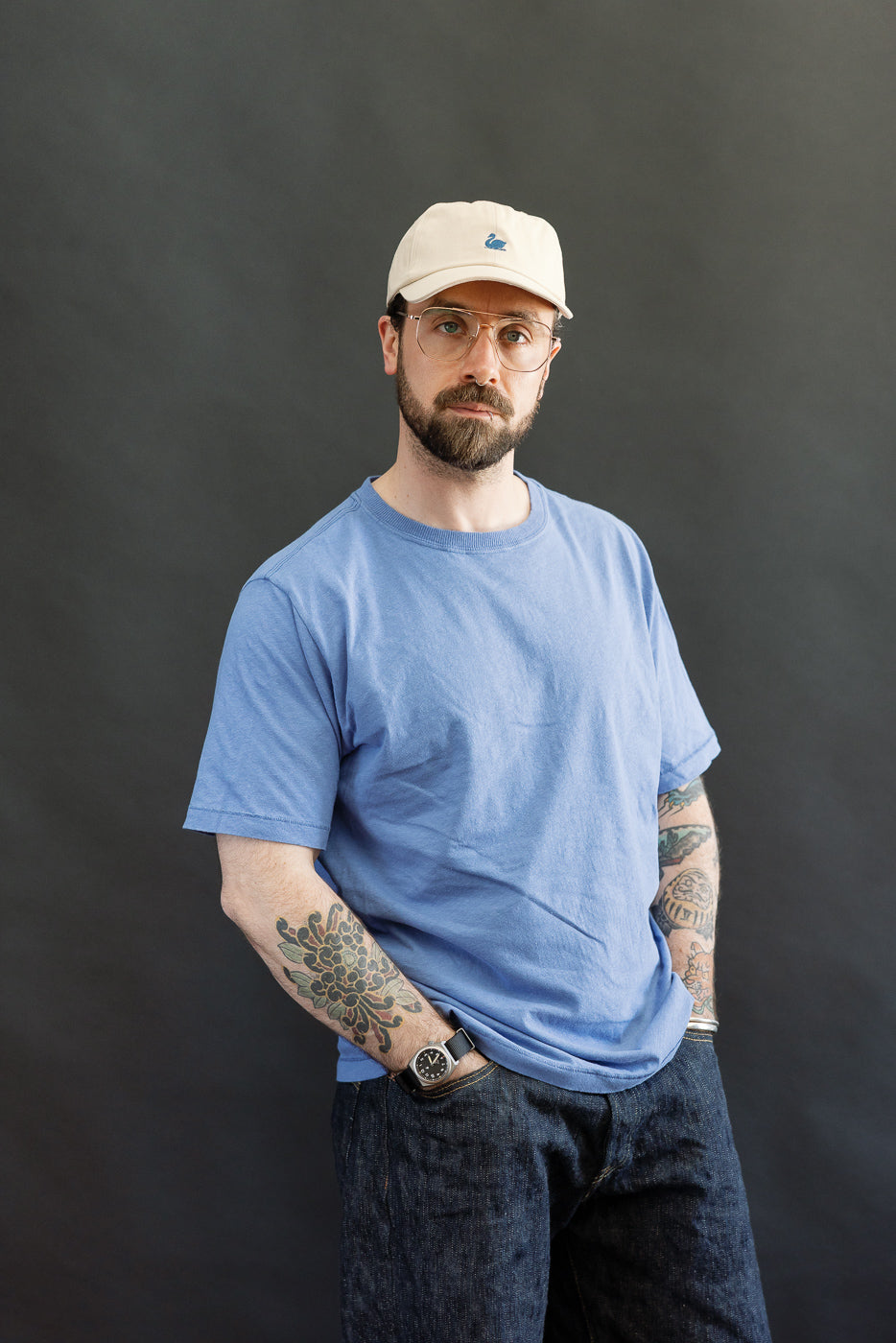 Front view, male model 5'9