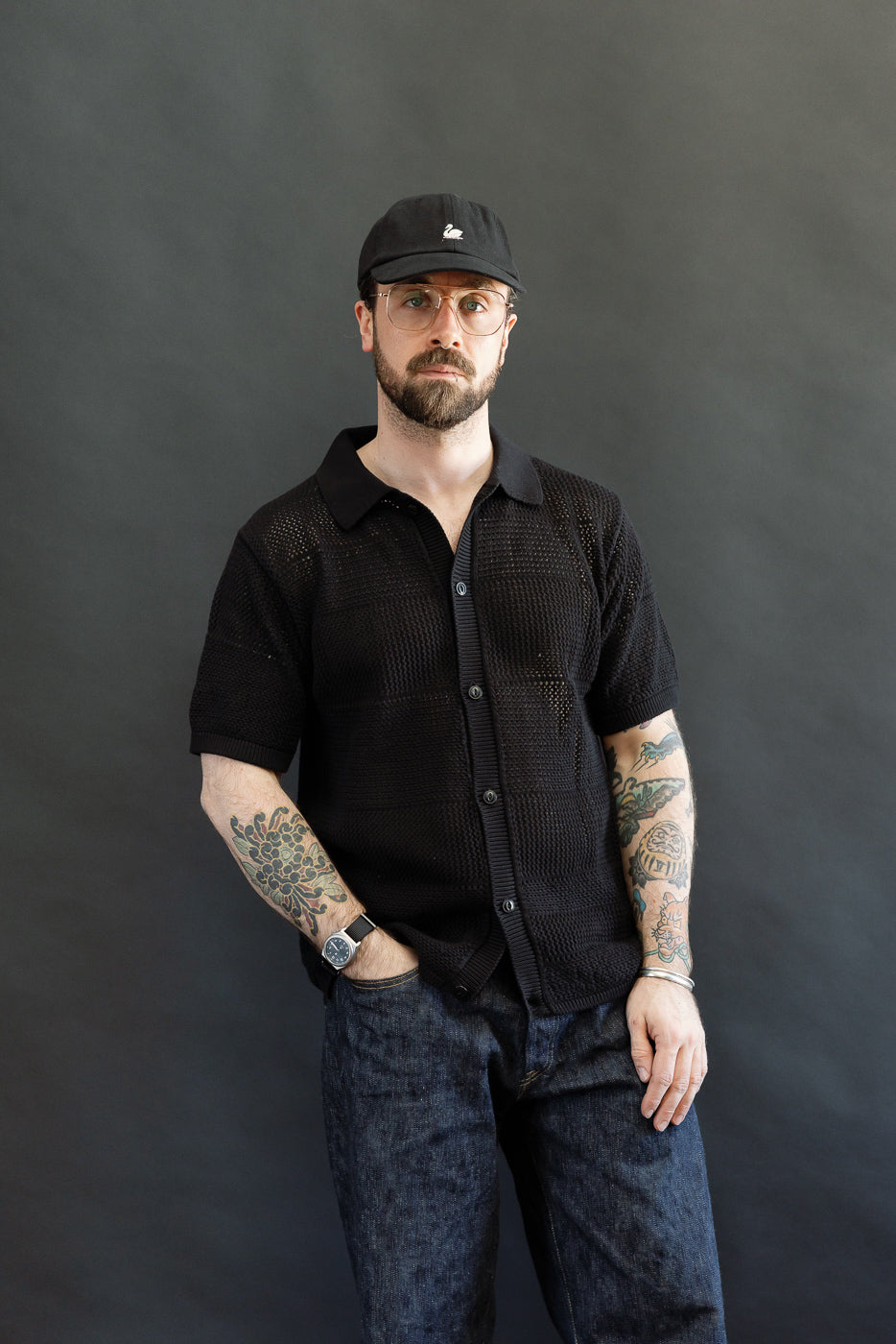 Front view, male model 5'9