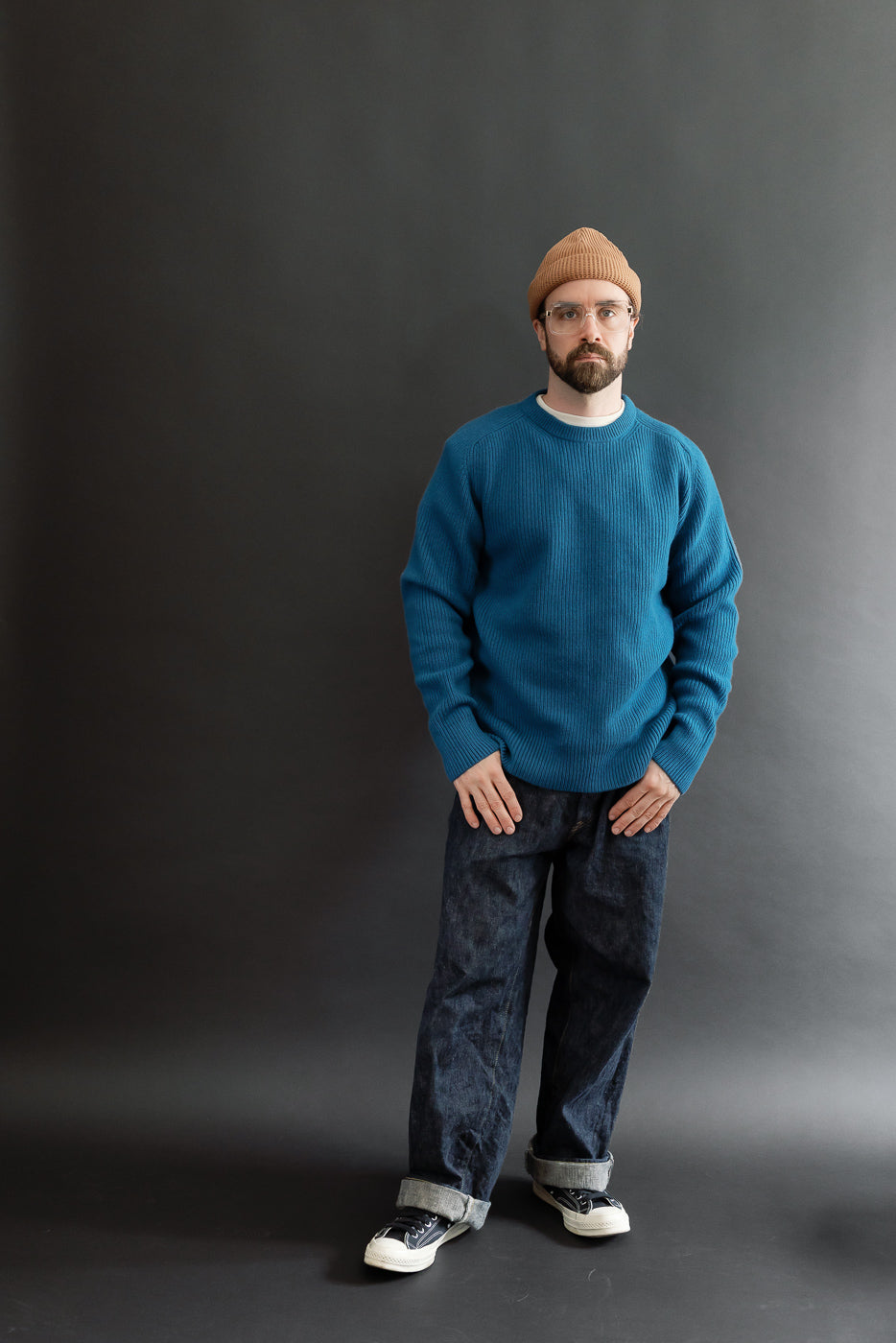Full body front view of male model, 5'9