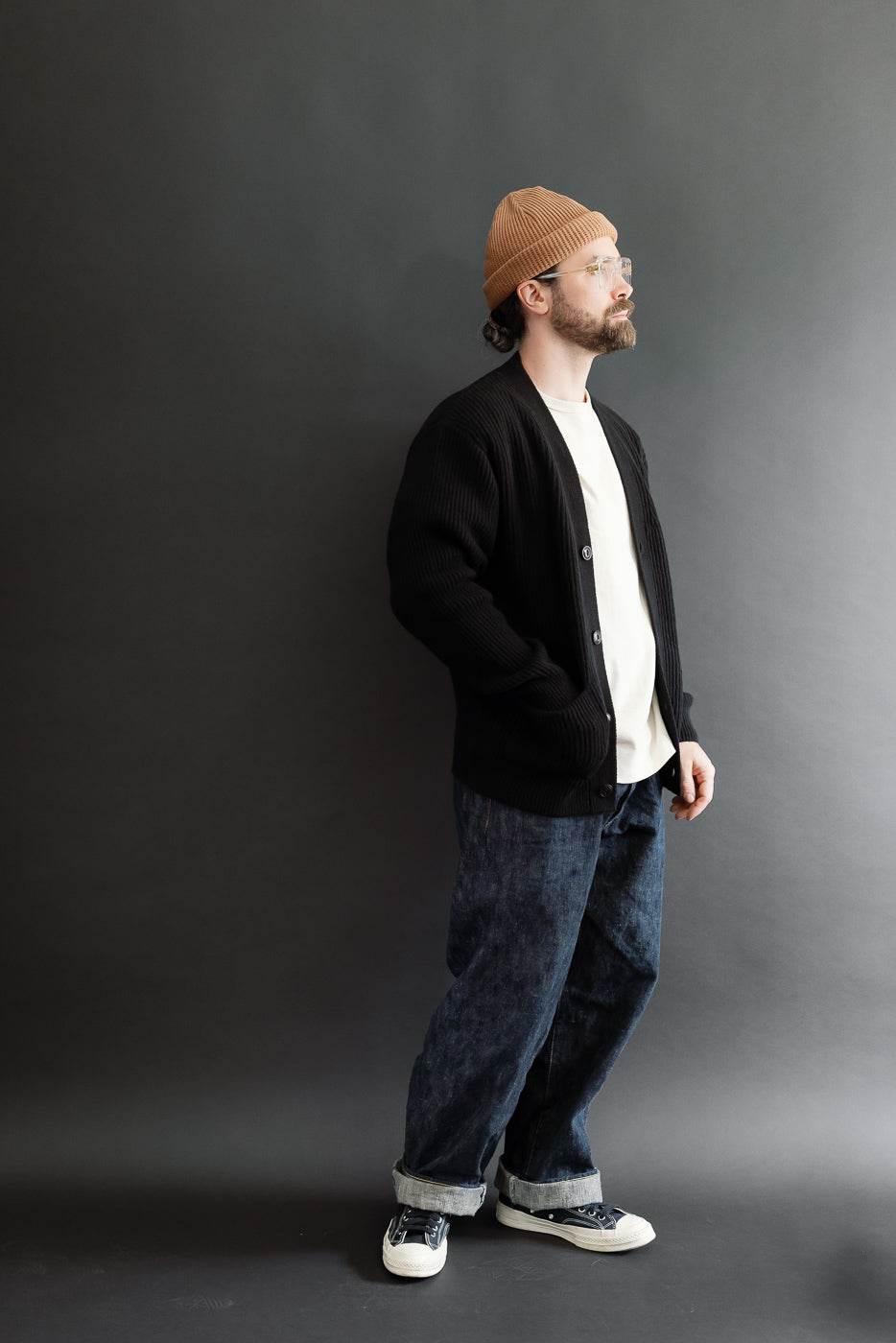Full body side view of male model (5'9
