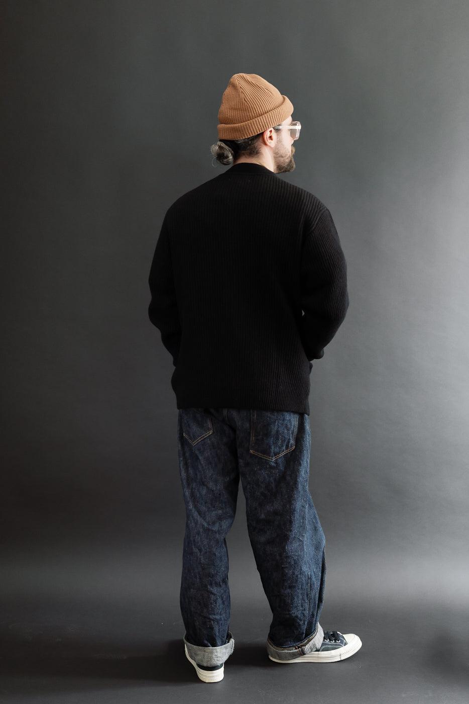 Full body back view of a male model, 5'9