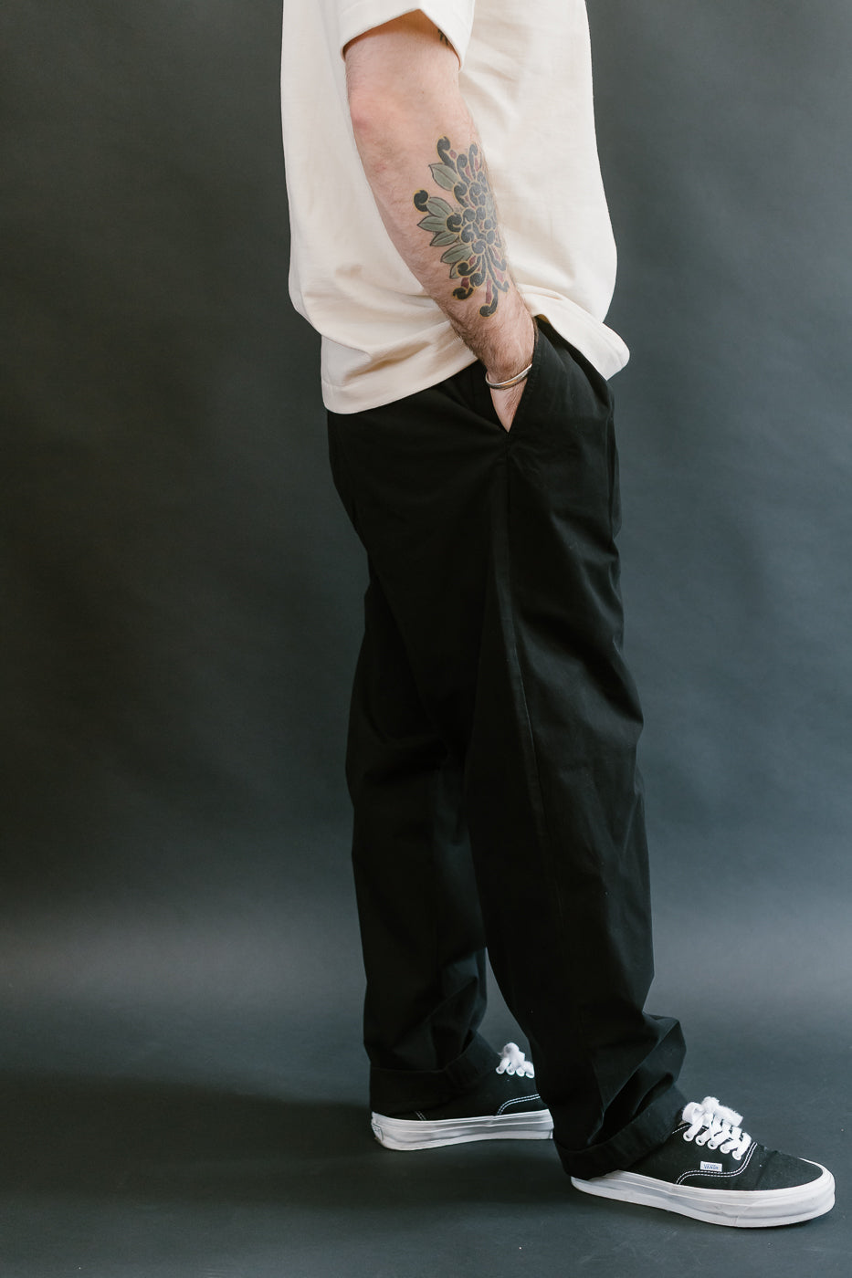 PANTS03.99 - Organic Cotton Poplin Pleated Front Pants - Deep Black