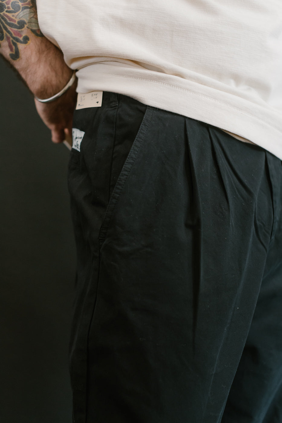 PANTS03.99 - Organic Cotton Poplin Pleated Front Pants - Deep Black
