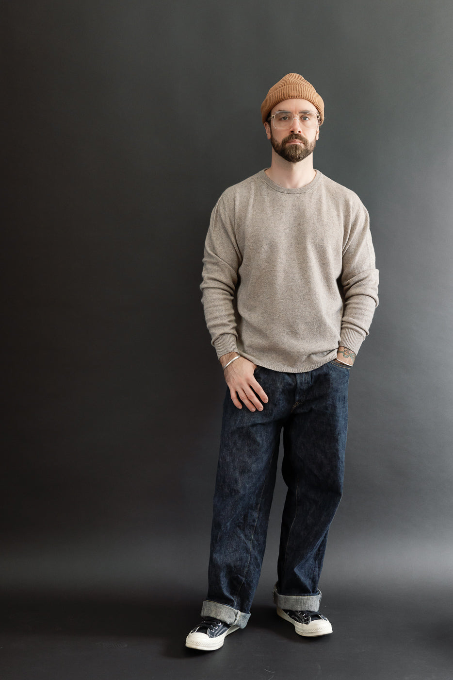 Full body front view of a 5'9