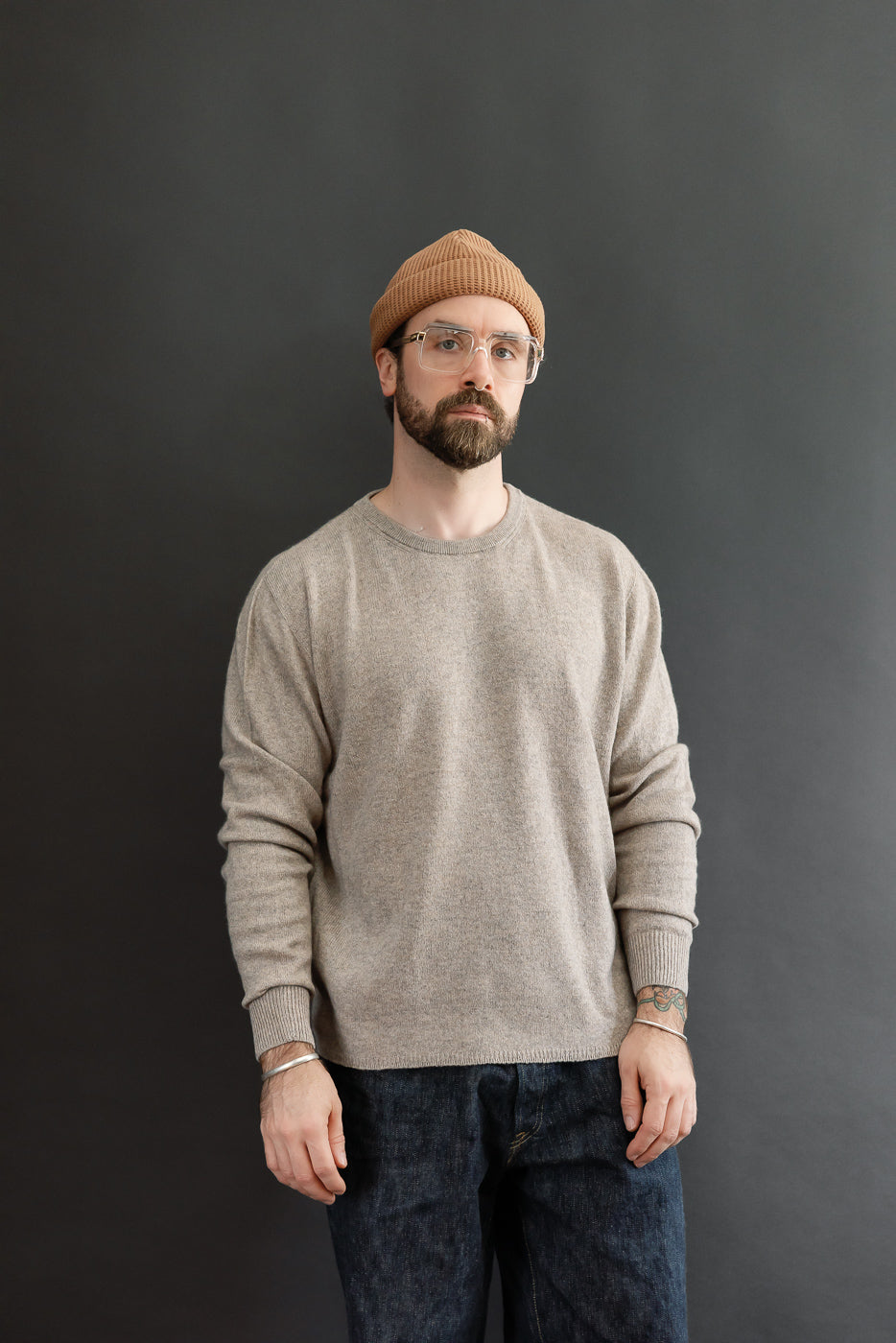 Full body front view of a 5'9