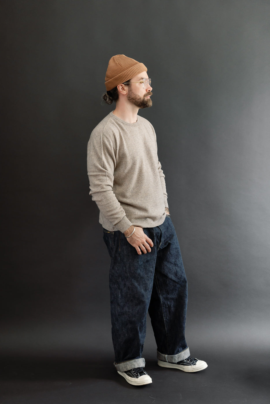 Full body side view of a 5'9