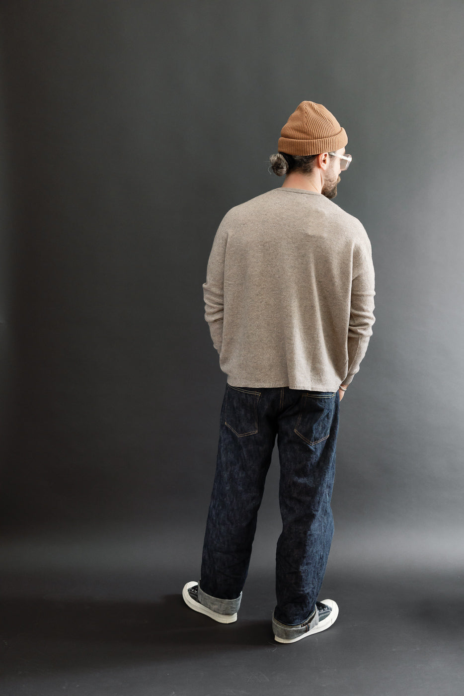 Back view of full body shot: male model, 5'9