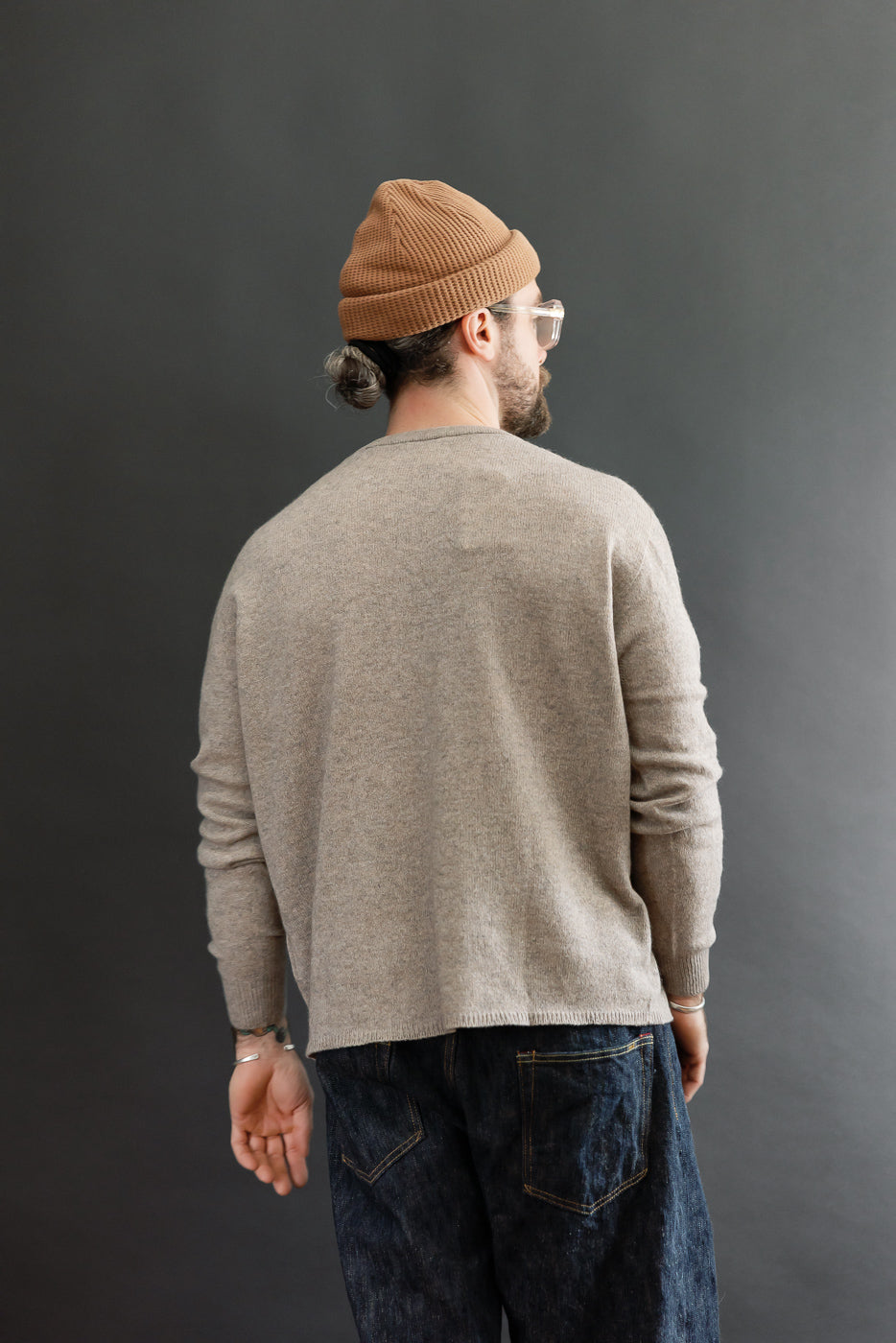 Back view of a 5'9