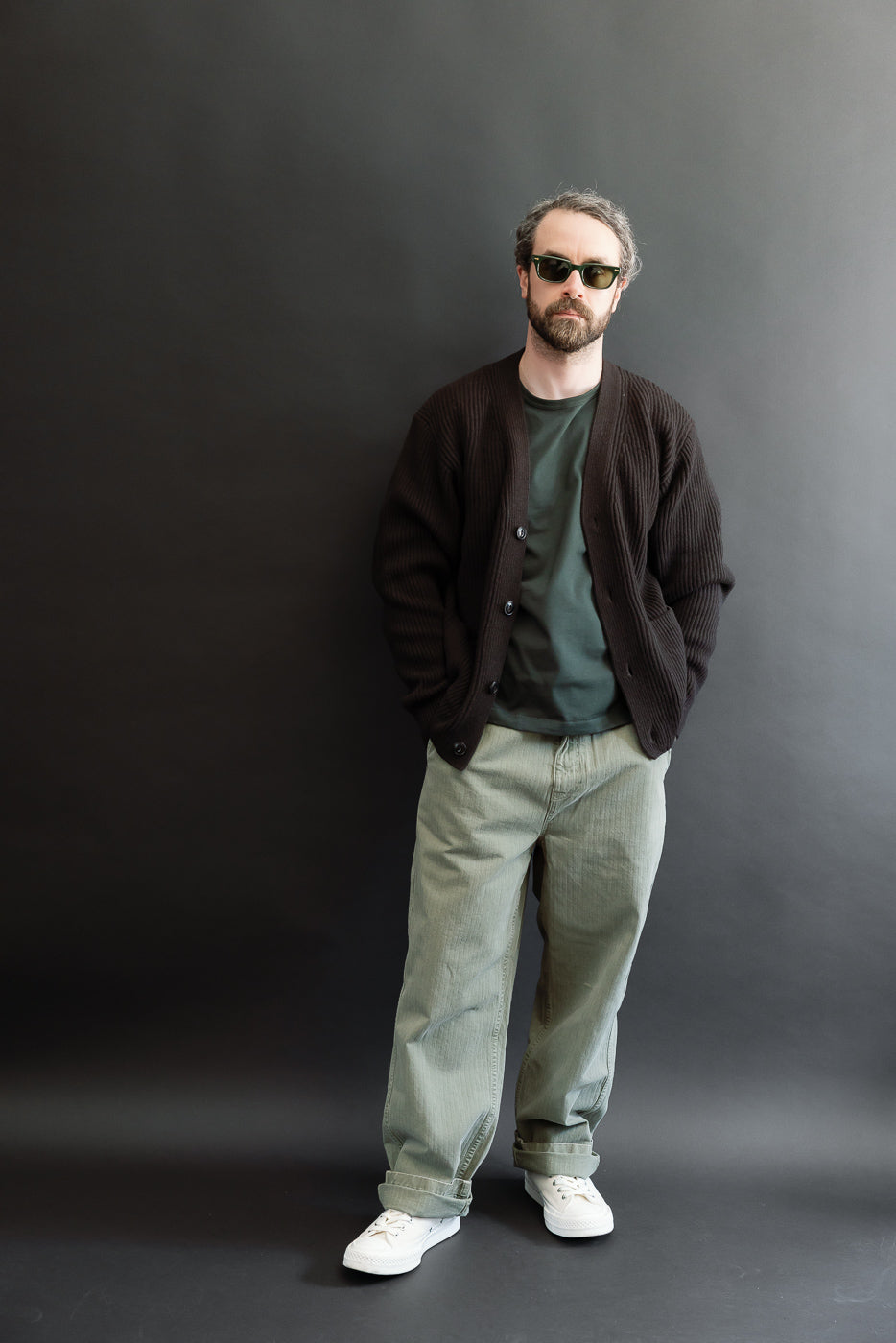 Full body front view of a 5'9