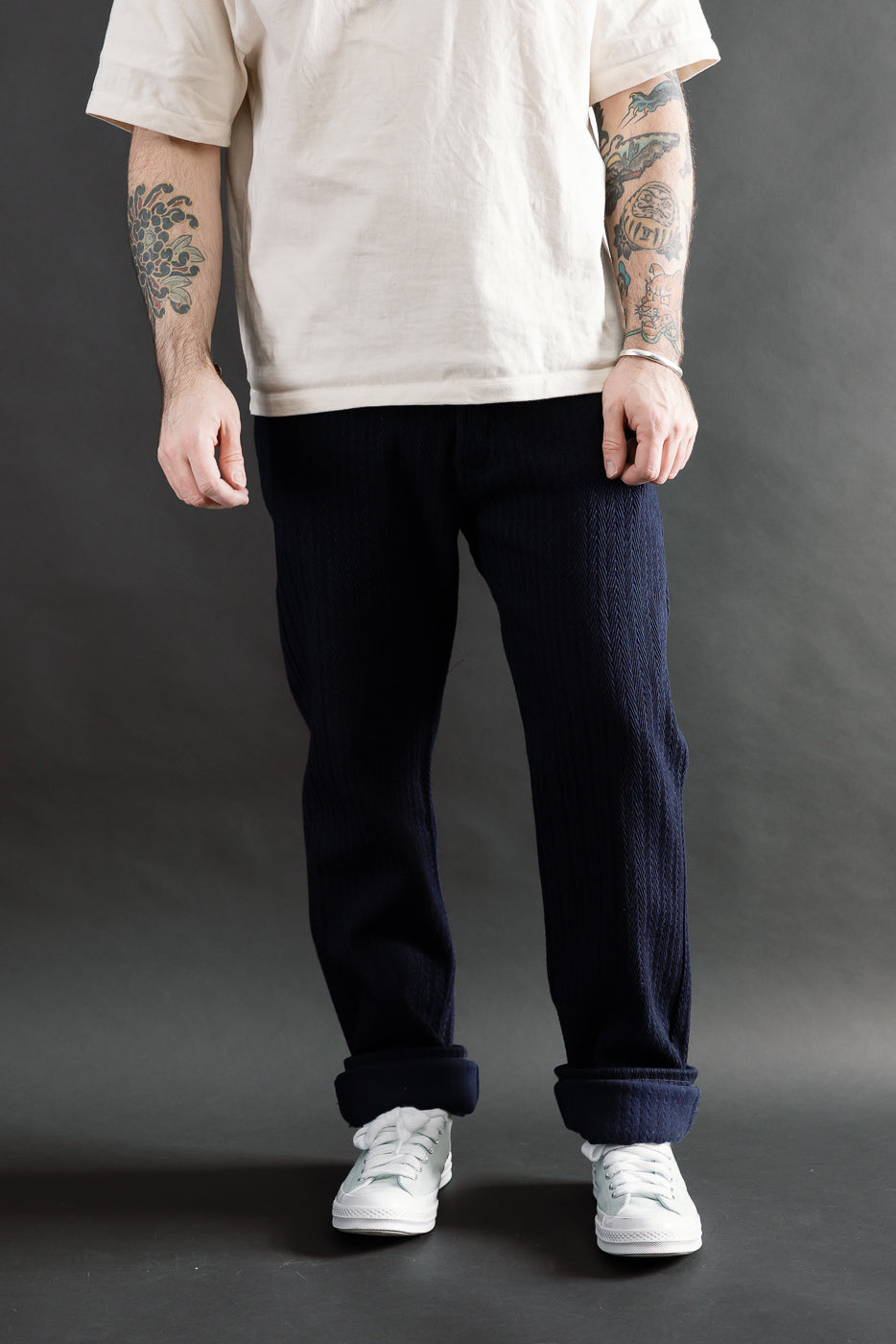 Front view, full body of male model 5'9