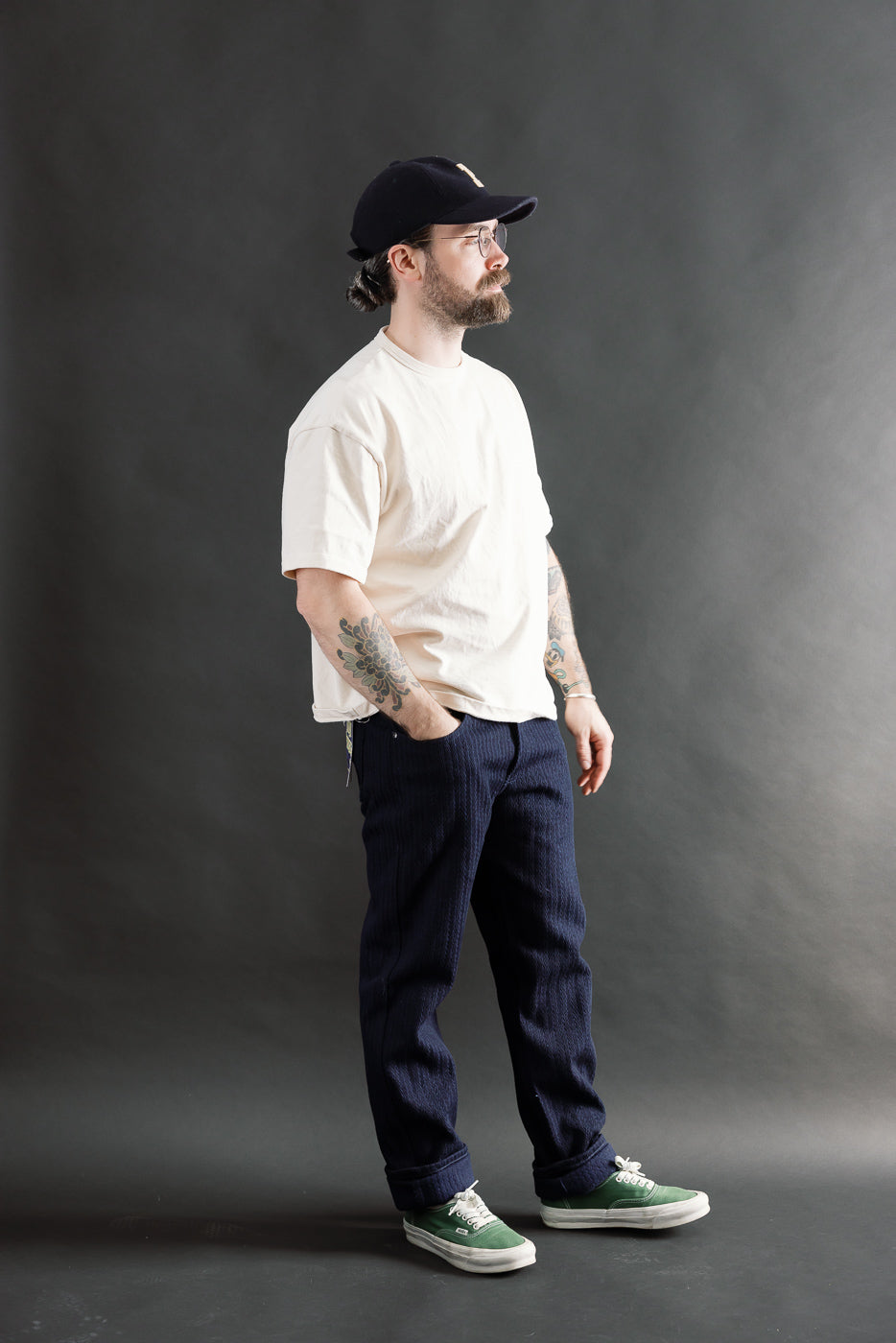 Full body side view of male model, 5'9