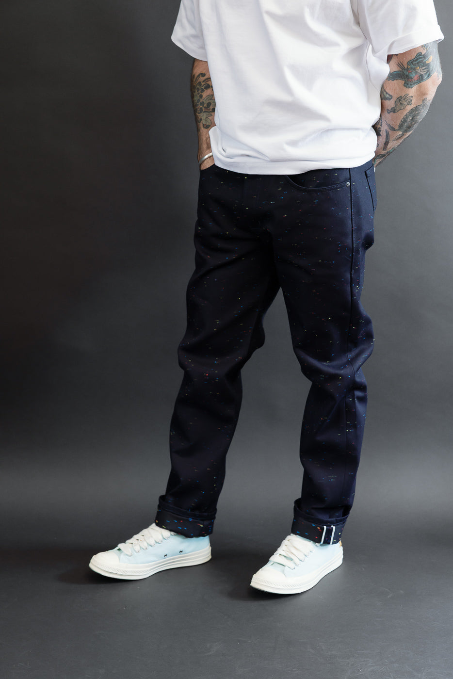 Full body side view of male model, 5'9