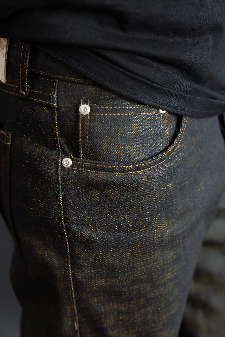 Close-up of front right hip and pocket, male model, 5'9