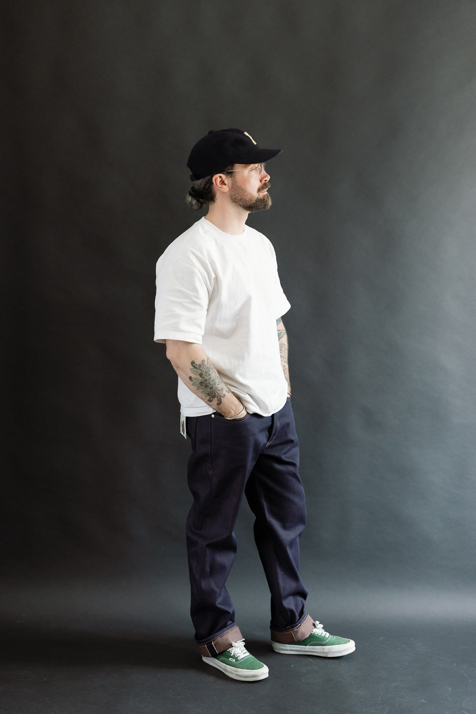 Full body side view of male model, 5'9