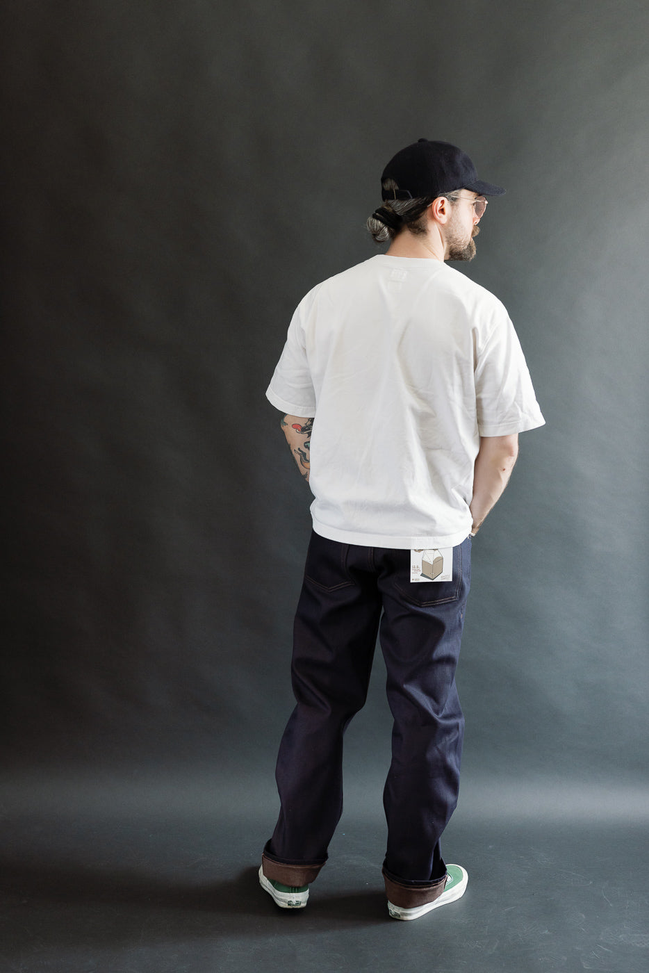 Full body back view of male model, 5'9