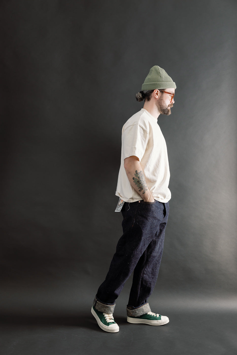 Full body side view of male model, 5'9