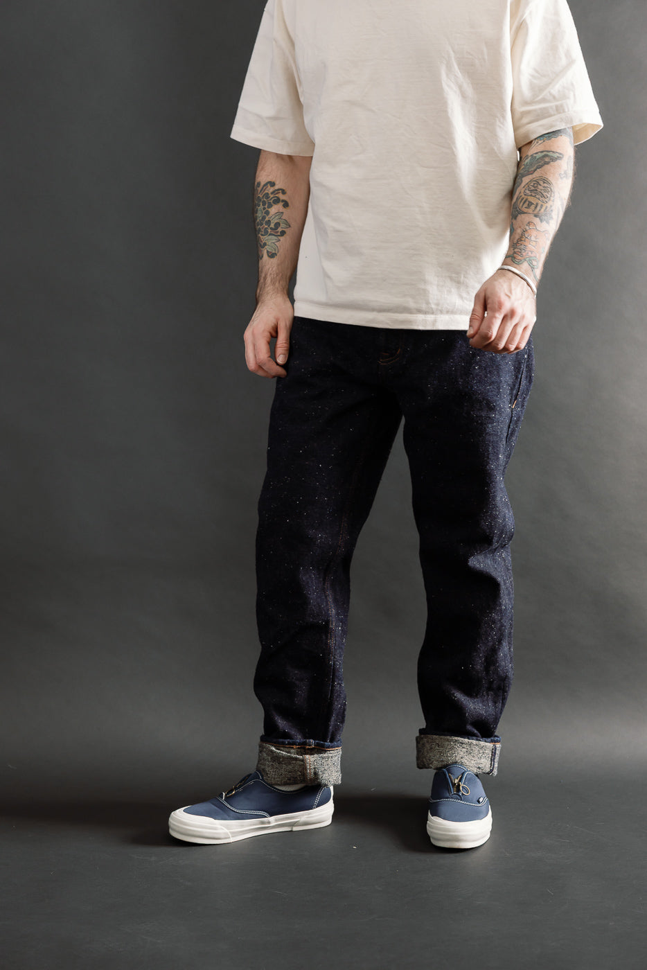 Front view full body of male model 5'9