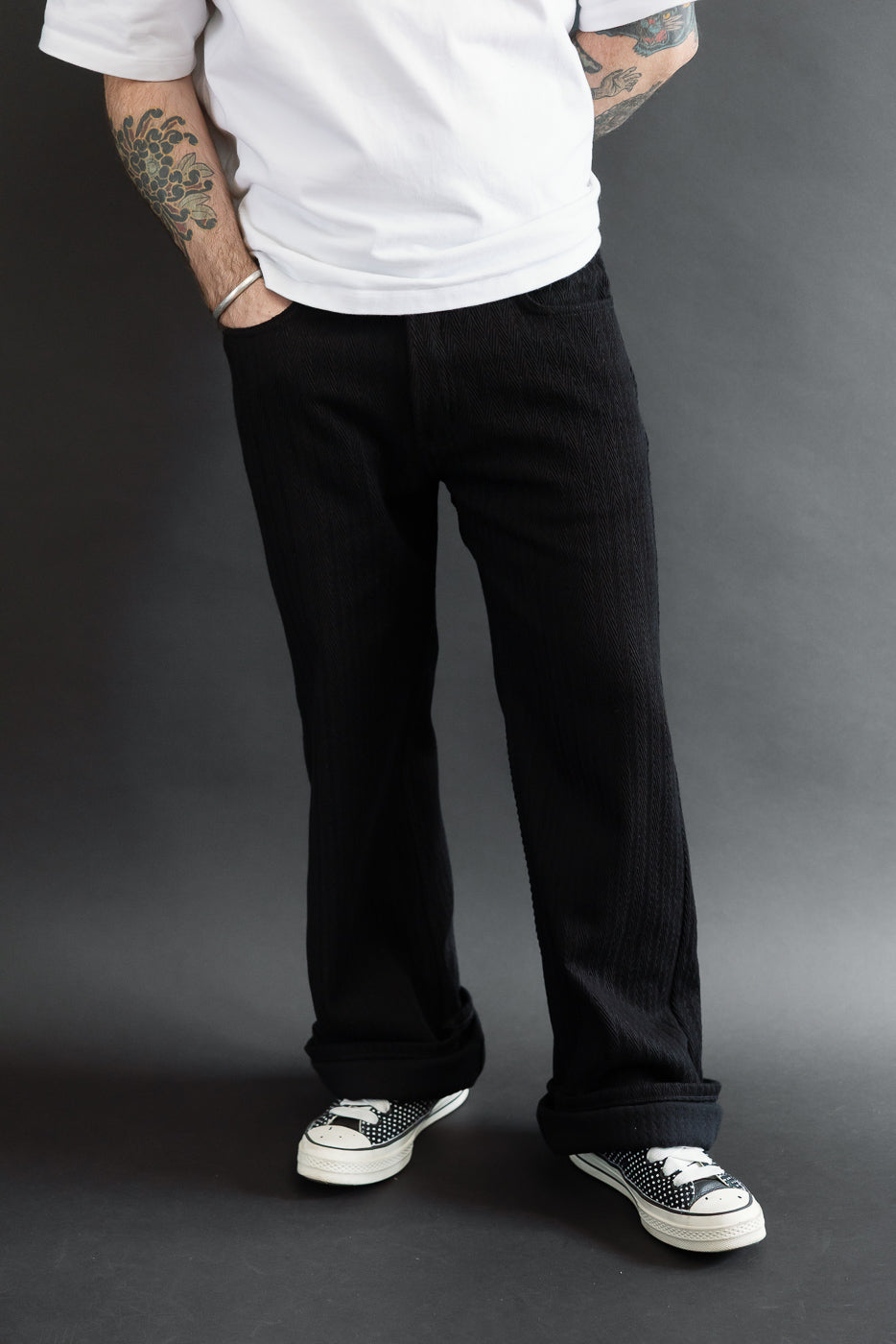 Full body rear view of a 5'9