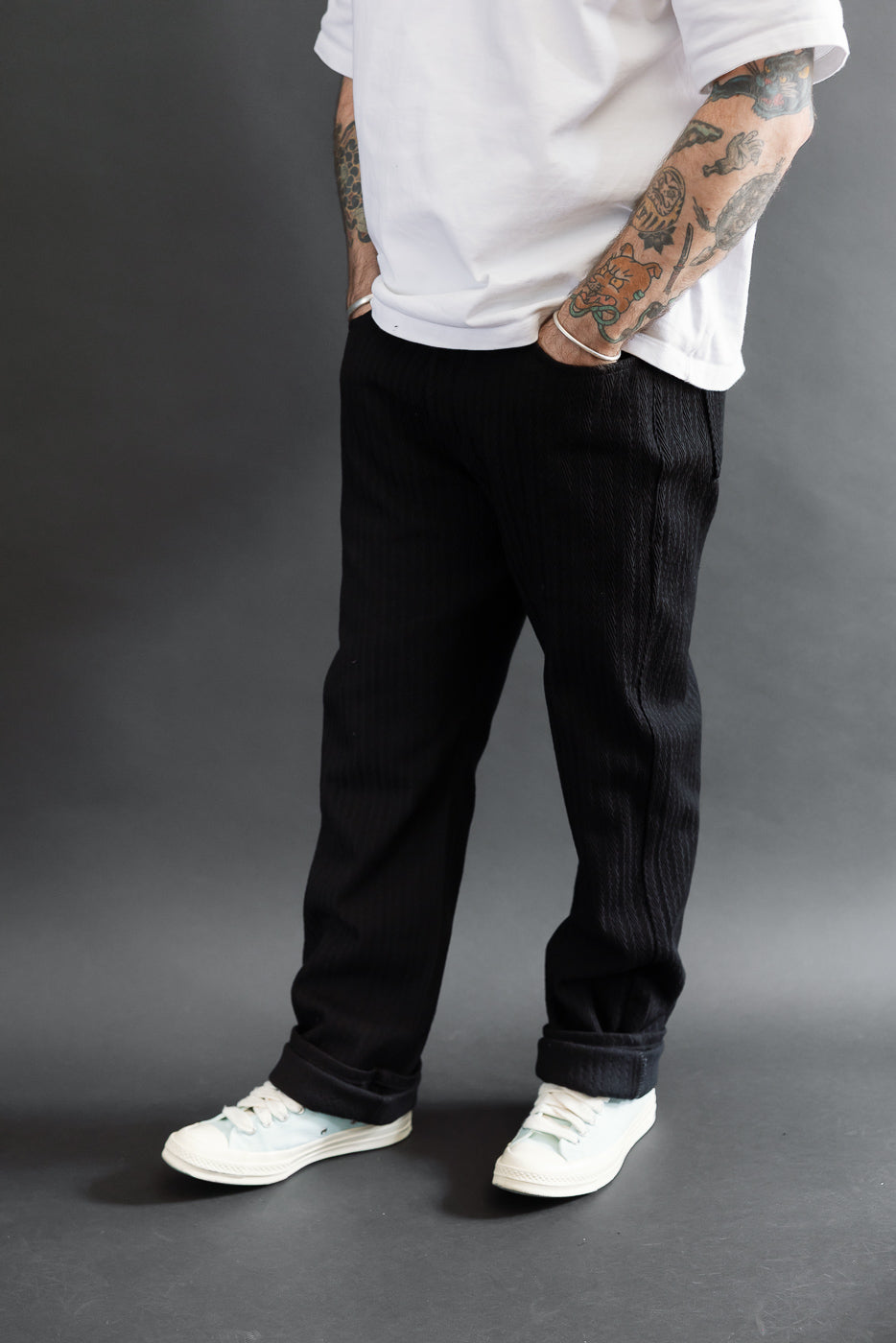 Full body front view of a 5'9