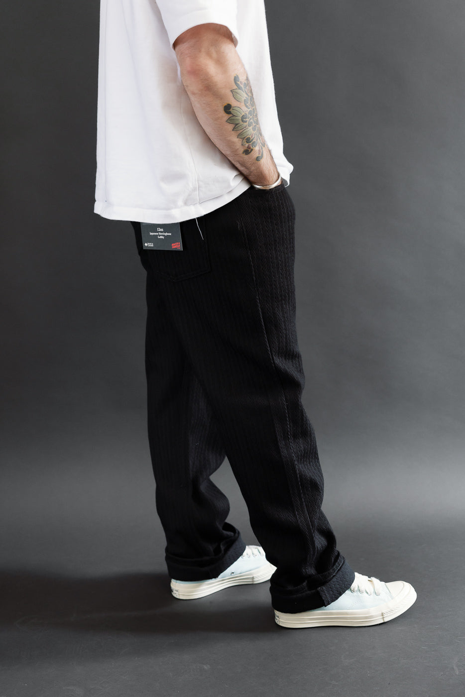 Full body side view of male model, 5'9