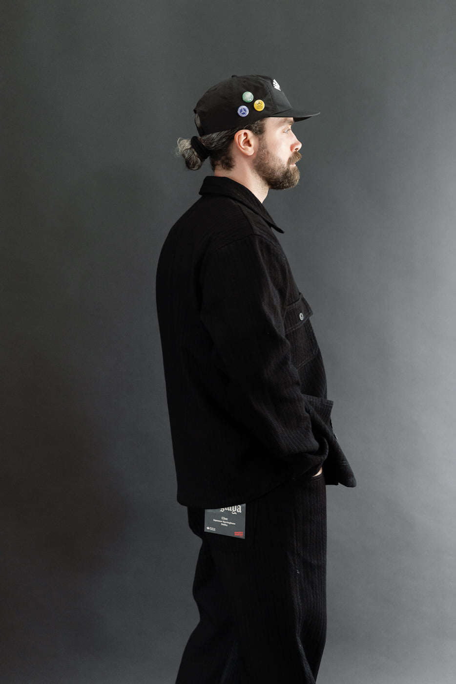 Side view of male model, 5'9