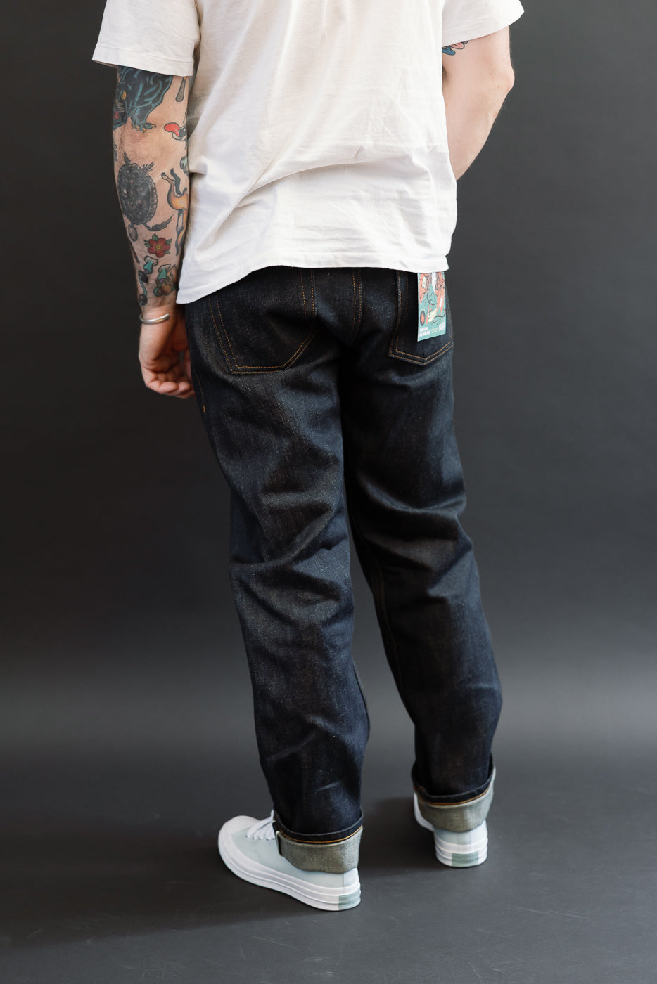 Back view of male model, 5'9