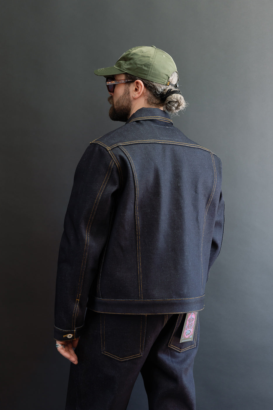Back view of male model, 5'9