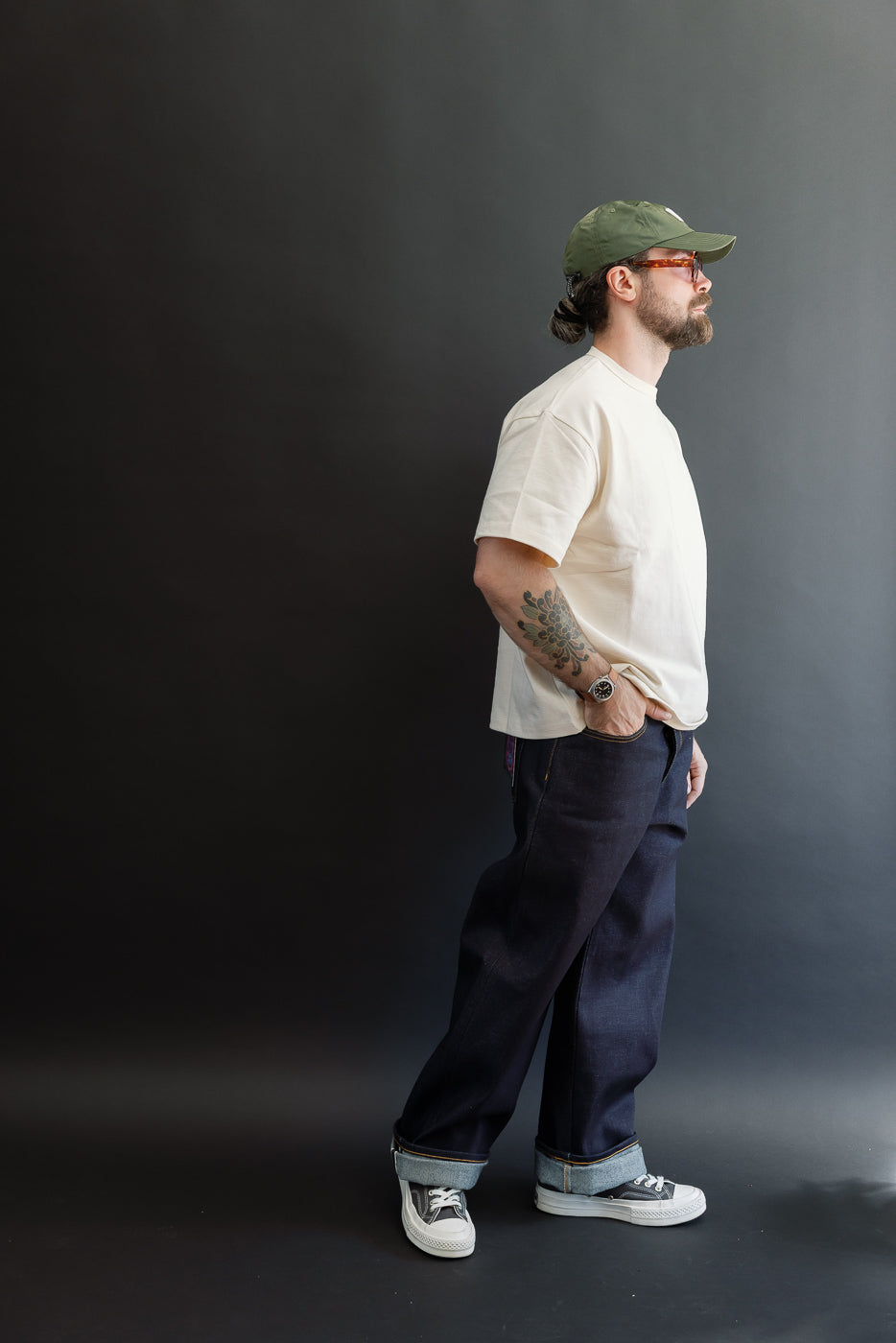 Full body profile view of a male model, 5'9