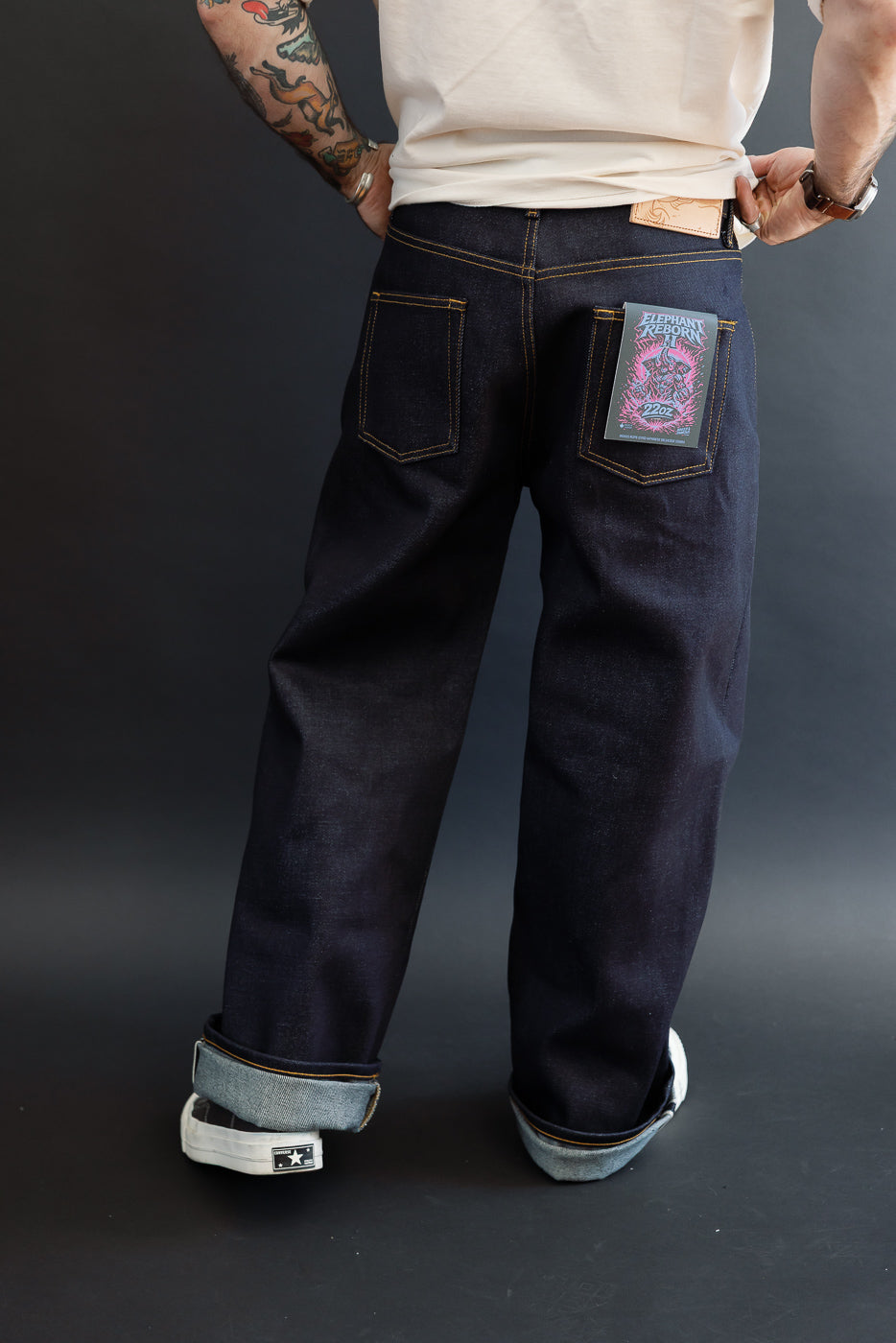 Back view of a male model, 5'9