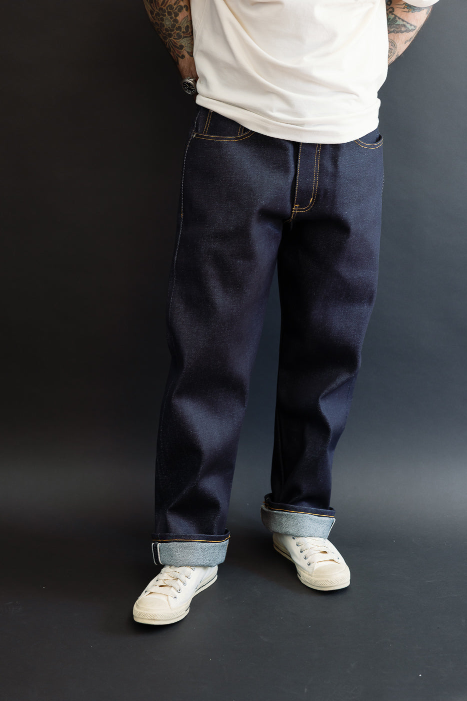 Full body side view of male model, 5'9