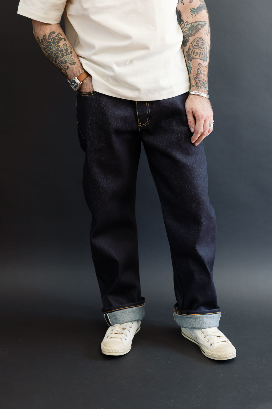 Full body front view of a male model, 5'9