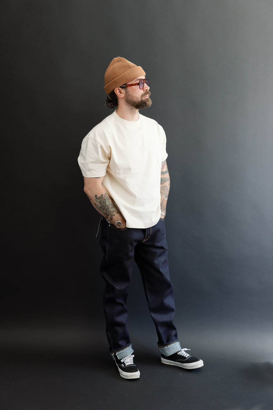 Full body side view of male model, 5'9