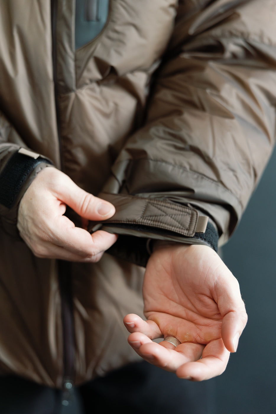 Aurora Light Down Stand Collar Jacket Mikami - Brown