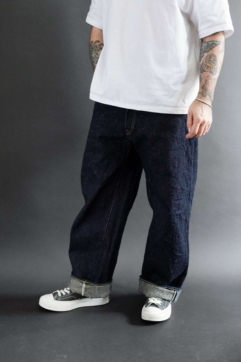 Full body front view of male model, 5'9