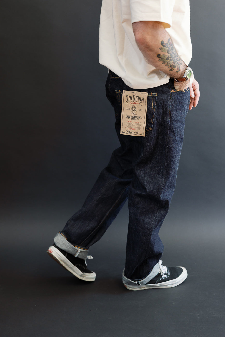 Full body side view of male model, 5'9