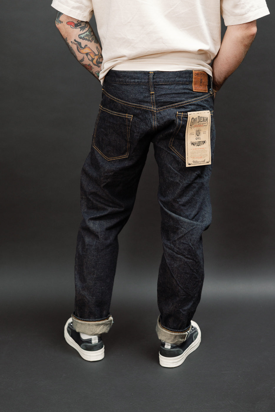 Back view of male model, 5'9